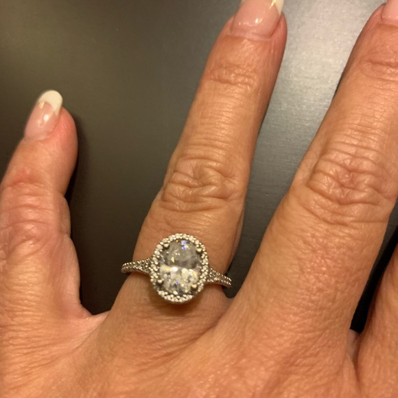 Oval cut ring - Picture 2 of 4